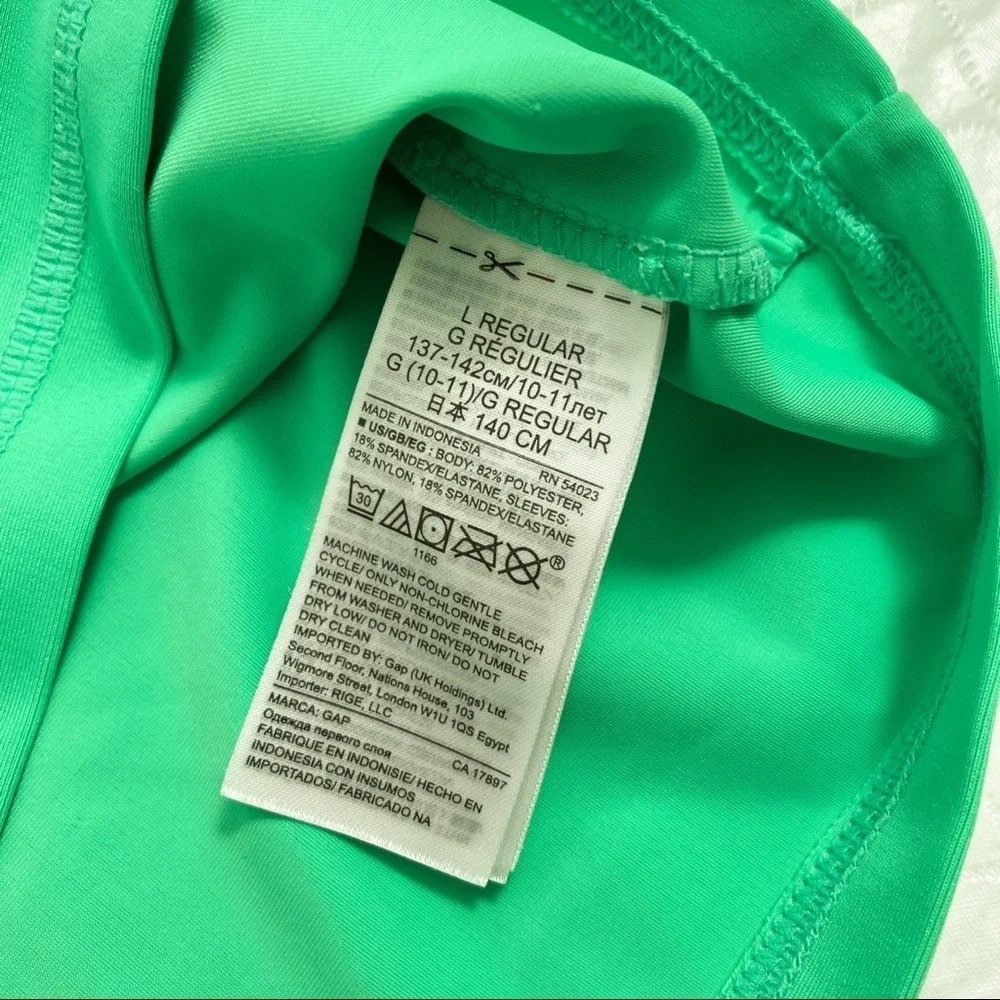Gap green and navy short sleeve rash guard L = 10